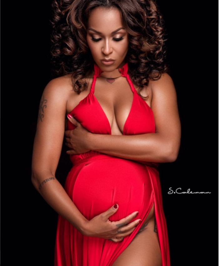 Amina Buddafly Looks Gorgeous with Baby Bump