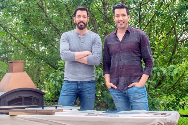 ‘Property Brothers’ Drew and Jonathan Scott Sign New Three-Year Deal at HGTV